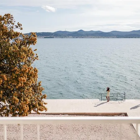 Mona Lisa's View In Old Town Апартаменти