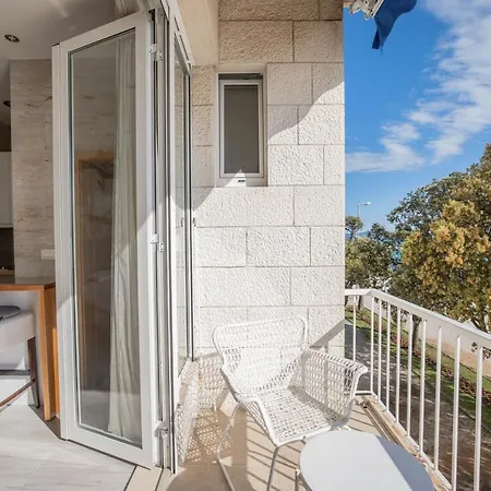 Mona Lisa's View In Old Town * Задар