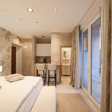 Apartment Mona Lisa's View In Old Town Zadar