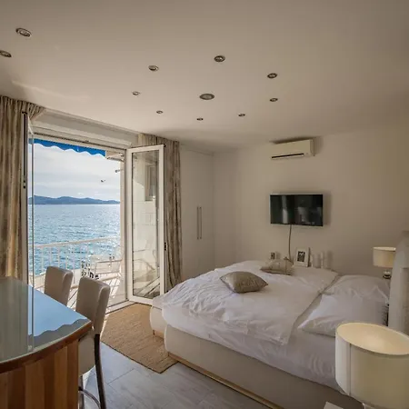 Mona Lisa's View In Old Town