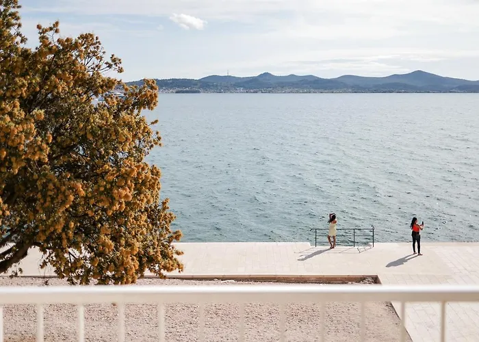 Mona Lisa's View In Old Town Апартаменты