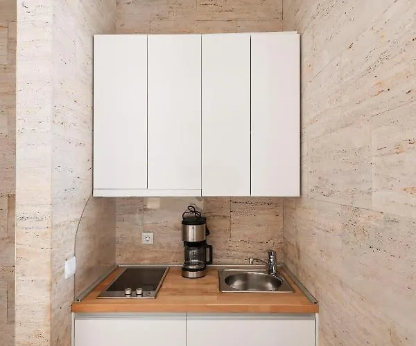 Mona Lisa's View In Old Town Задар