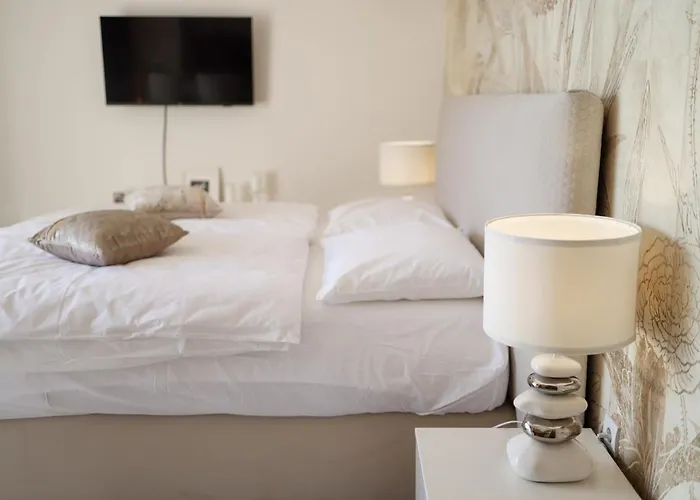 Mona Lisa's View In Old Town * Задар