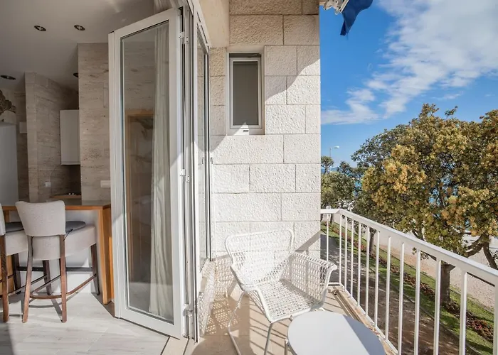 Mona Lisa's View In Old Town * Задар