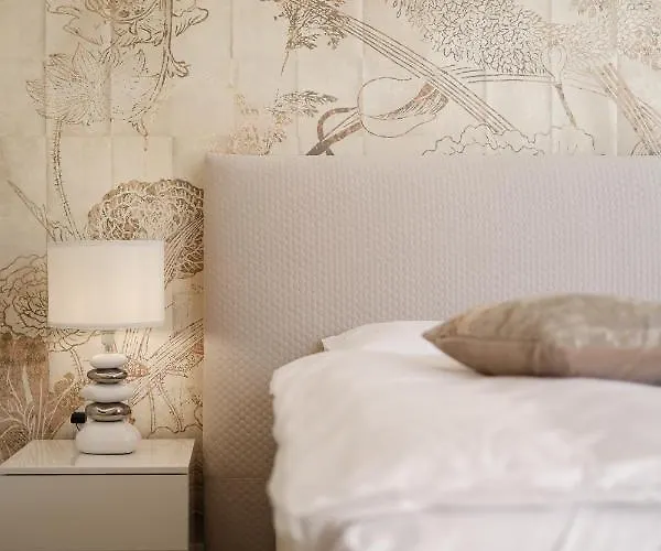 Mona Lisa's View In Old Town Апартаменты *